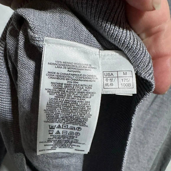 Brooks Brothers Brookstech Merino Wool V-Neck Sweater Pullover Men’s M Gray NICE - Picture 4 of 4